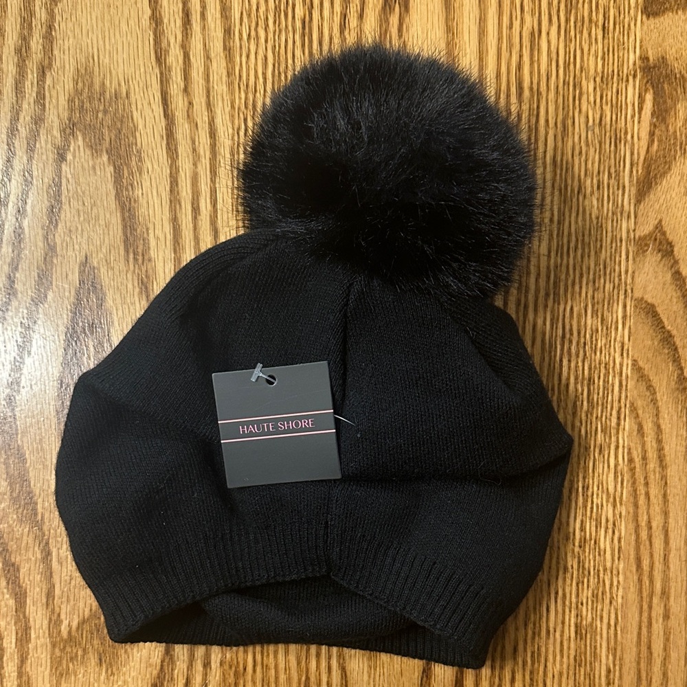 Haute Shore Black knit hat with faux fur pom-Pom and fingerless gloves set. - Picture 2 of 3